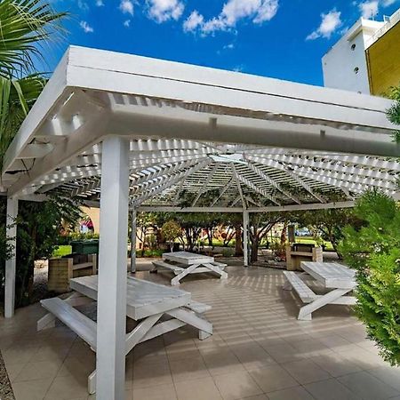 Aurelius Pool Apartments In Caesar Resort & Spa Perivolia tou Trikomou Exterior foto